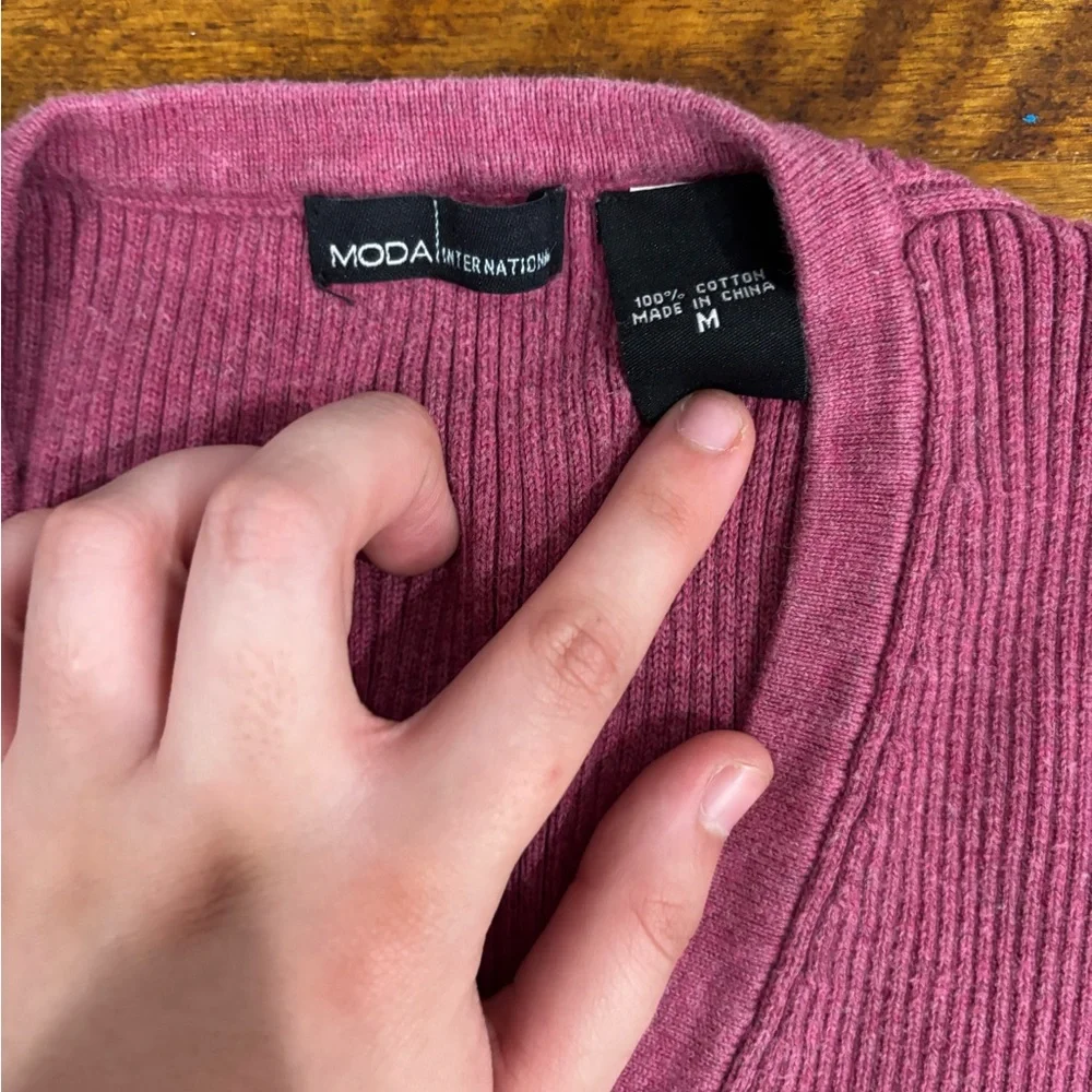 Moda International Ribbed V-Neck Sweater in Raspberry Pink - Picture 2 of 2